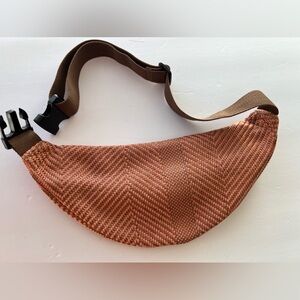 Unbranded- Large Crossbody Peach/Brown